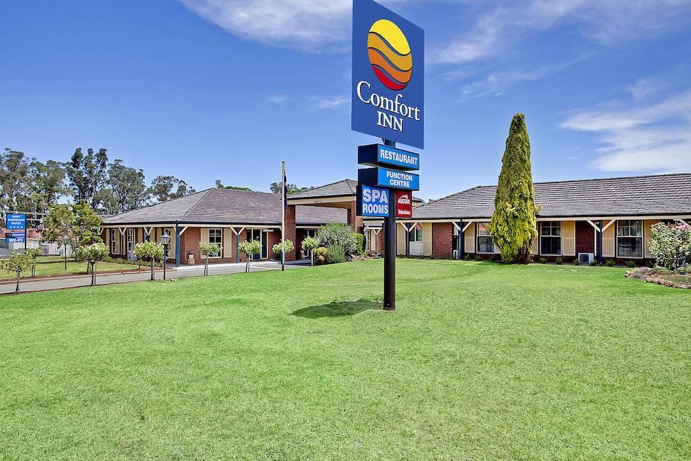Bushman'S Motor Inn Parkes Bagian luar foto
