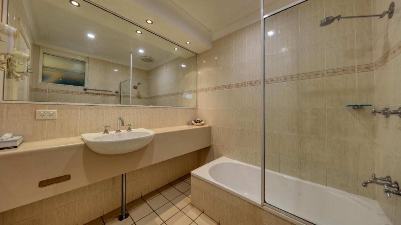 Bushman'S Motor Inn Parkes Bagian luar foto