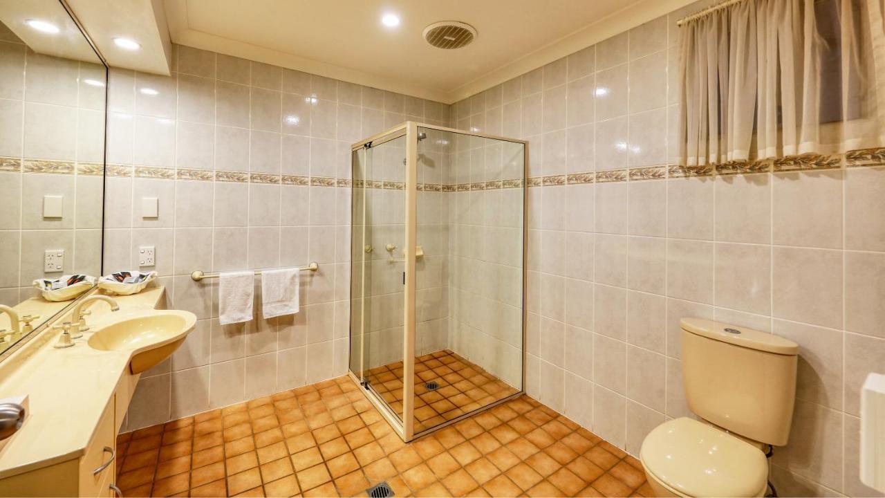 Bushman'S Motor Inn Parkes Bagian luar foto