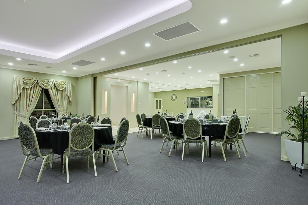 Bushman'S Motor Inn Parkes Bagian luar foto