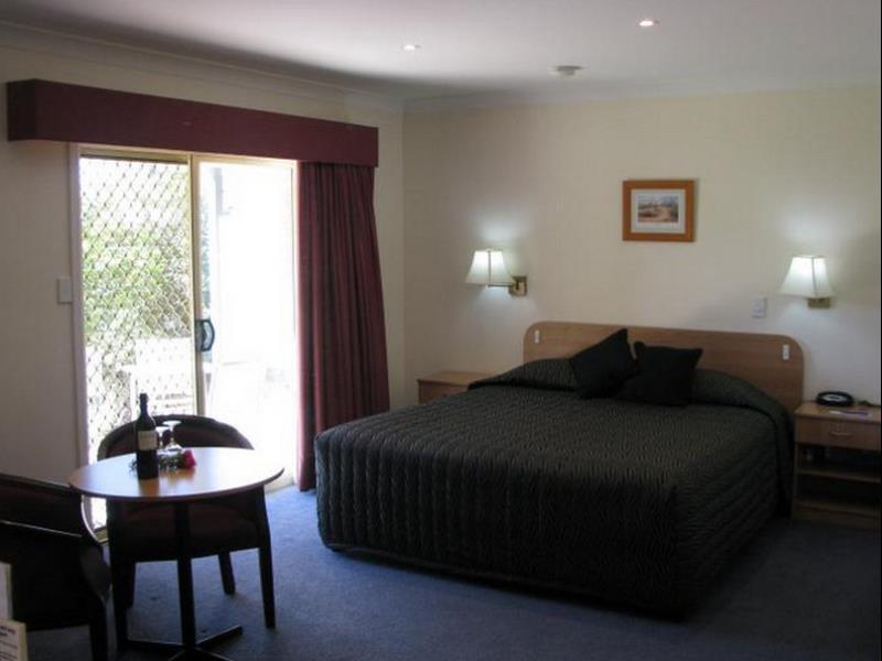 Bushman'S Motor Inn Parkes Bagian luar foto