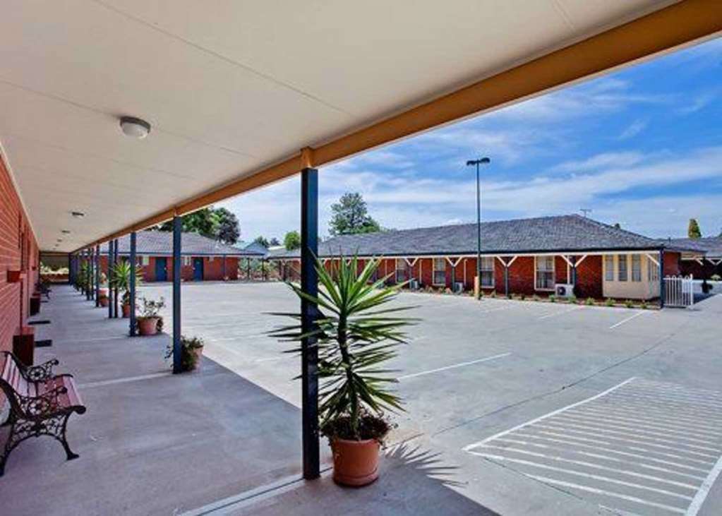 Bushman'S Motor Inn Parkes Bagian luar foto