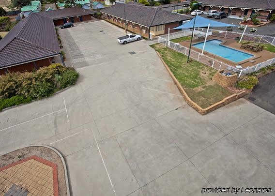Bushman'S Motor Inn Parkes Bagian luar foto